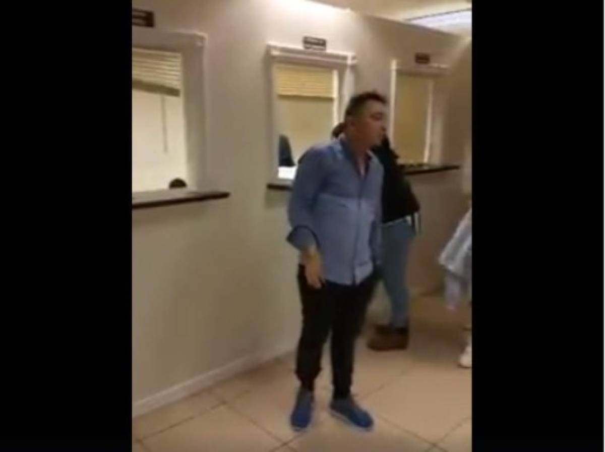 VIDEO: Hondureño denuncia acto de corrupción en consulado en EEUU