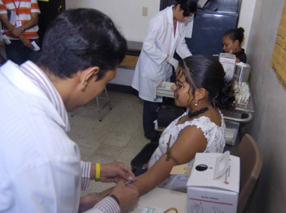 Servicios especializados ofrecen en centros de salud de la capital