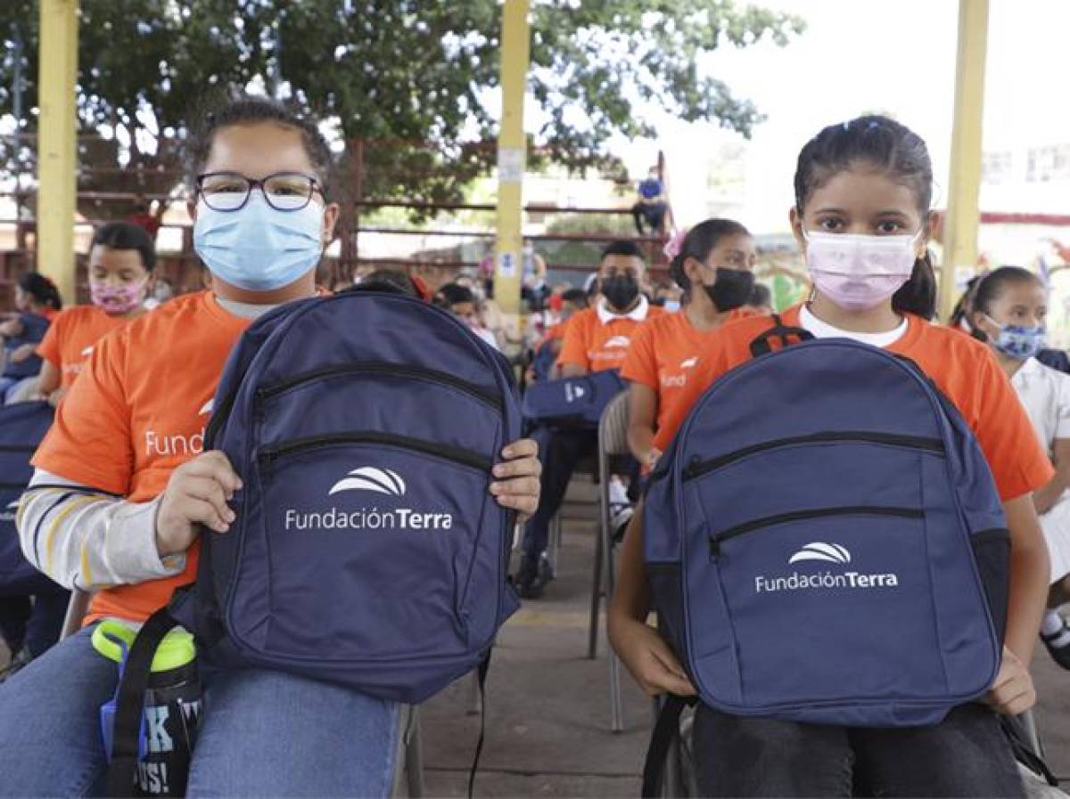 En Honduras gracias al programa Becas Tutoría se logró 5,696 alumnos tutorados en 400 centros escolares involucrados a nivel nacional.