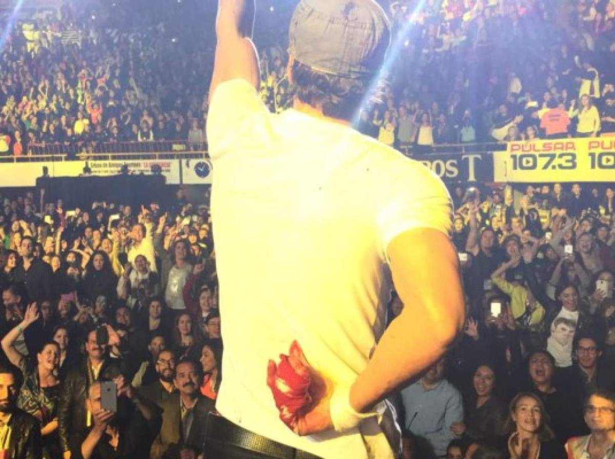 VIDEO: Enrique Iglesias se recupera de cortadura en México