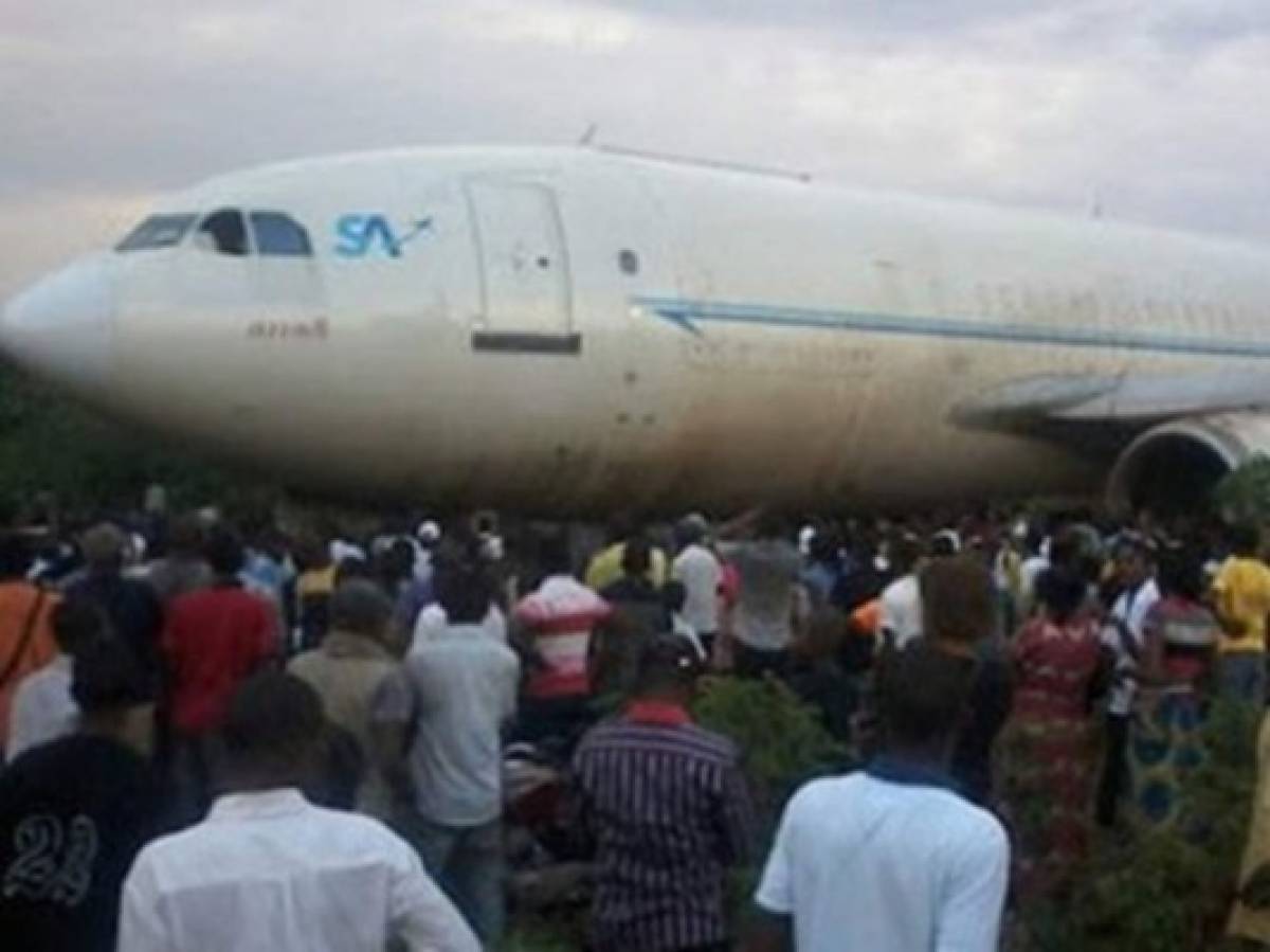 Congo: 7 muertos al salirse de la pista un avión de carga