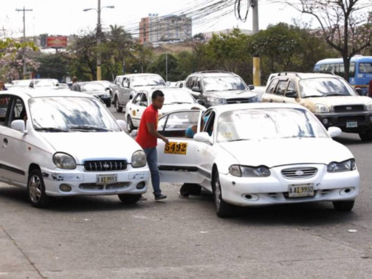 Tegucigalpa: Transportistas de taxi colectivo acuerdan aumento de un lempira a la tarifa
