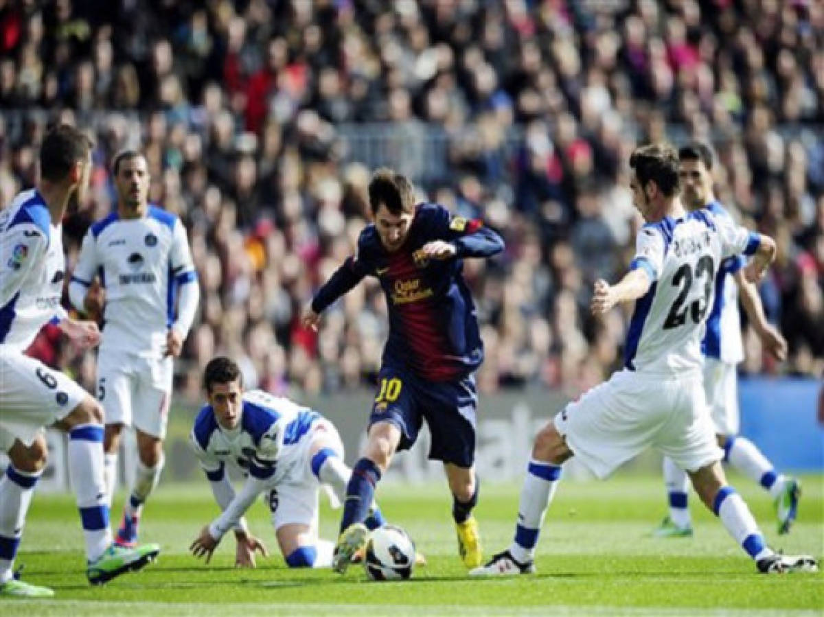 Sánchez y Messi marcan en goleada del Barcelona