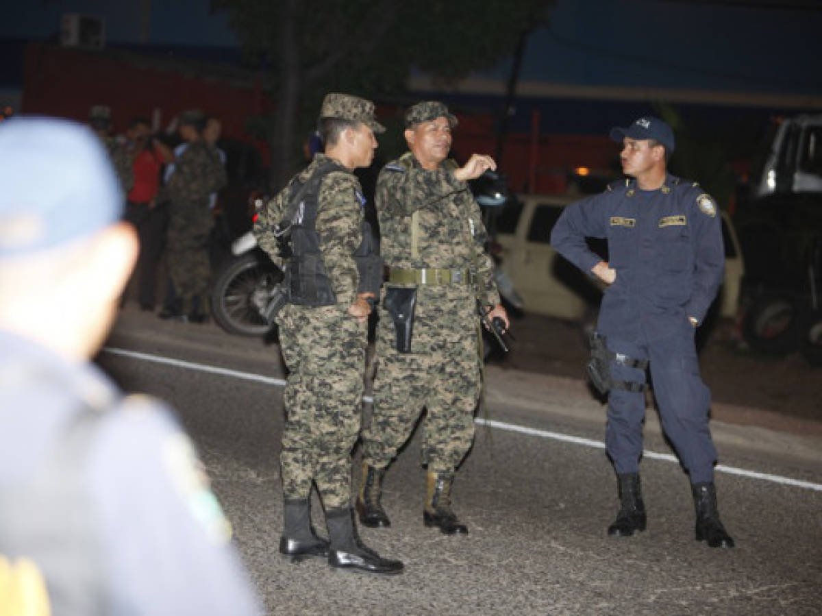 Acribillan a dos oficiales separados de la Policía por irregularidades