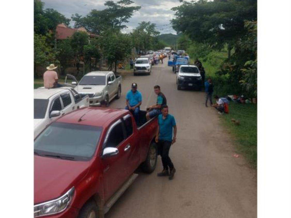 $!Los ganaderos mantiene activas tomas en forma de protesta por los desalojos