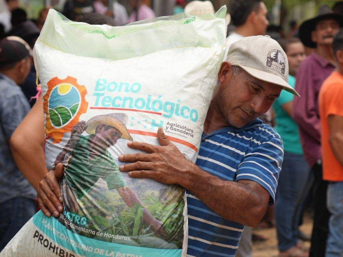 $!Las autoridades de la SAG siguen con la entrega del Bono Tecnológico a unos 200 mil productores de todo el país.