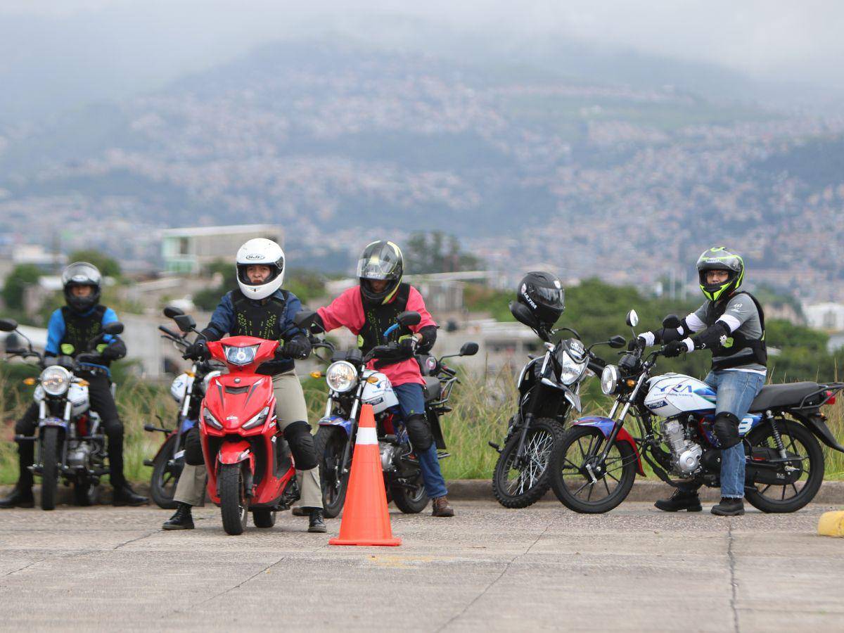 $!Las clases de manejo de motocicleta son impartidas cada fin de semana.