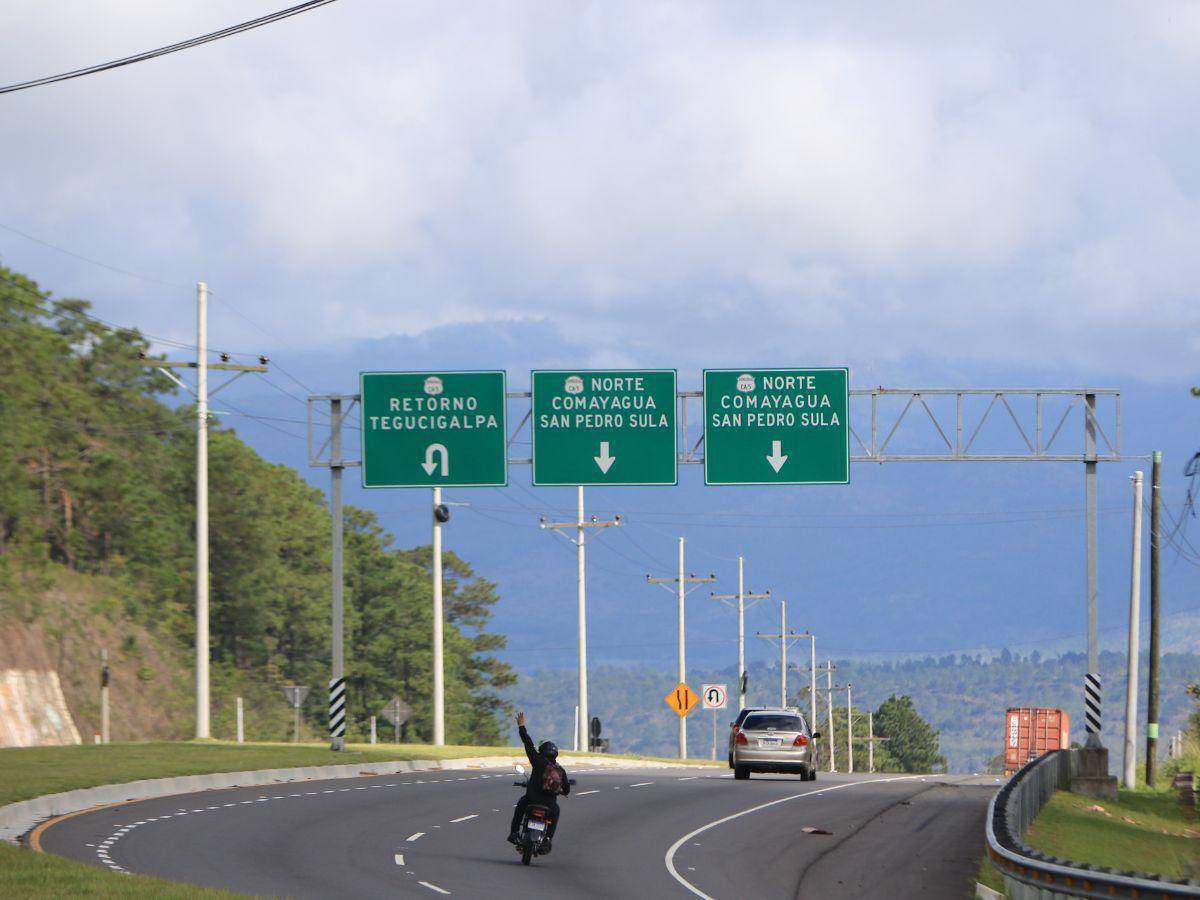 $!La carretera al norte del país comunica con varios lugares turísticos, esta vía está en excelentes condiciones, pero se deben pagar tres peajes hasta llegar a Cortés.