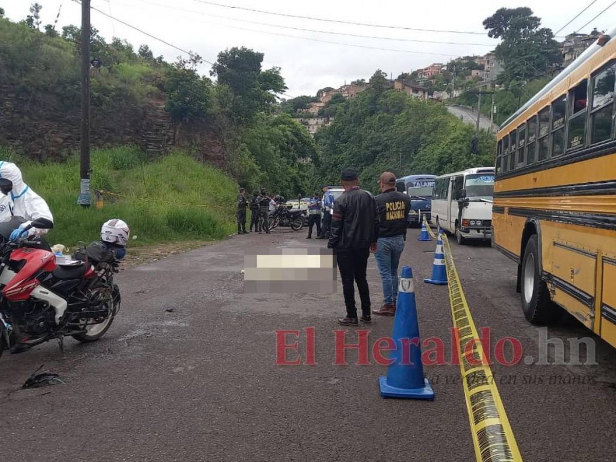 El cuerpo de Gutiérrez quedó en medio del pavimento y en la zona se generó un intenso tráfico debido al accidente.