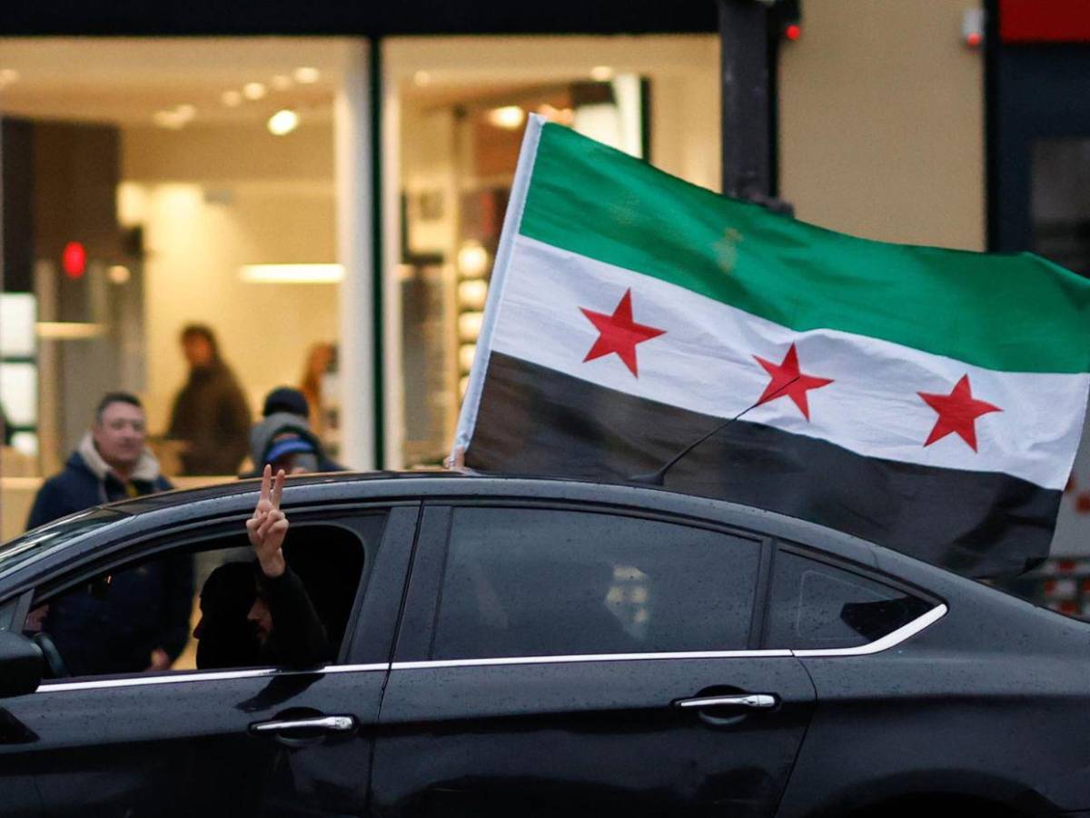 Sirios celebran alrededor del mundo la caída del régimen de Al Assad