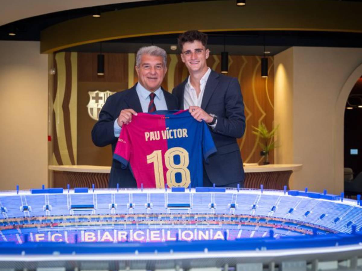 Pau Víctor firma contrato con primer equipo del FC Barcelona hasta 2029