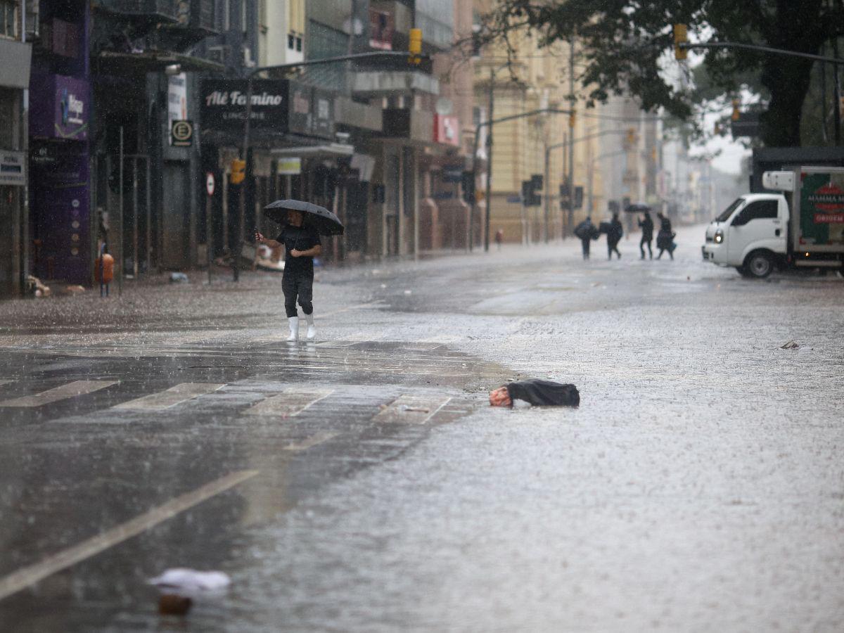 Fuertes lluvias causan nuevas inundaciones en Porto Alegre, Brasil