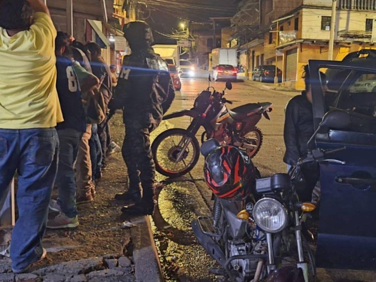 Con helicópteros, perros y motos patrullan colonias de la ciudad capital