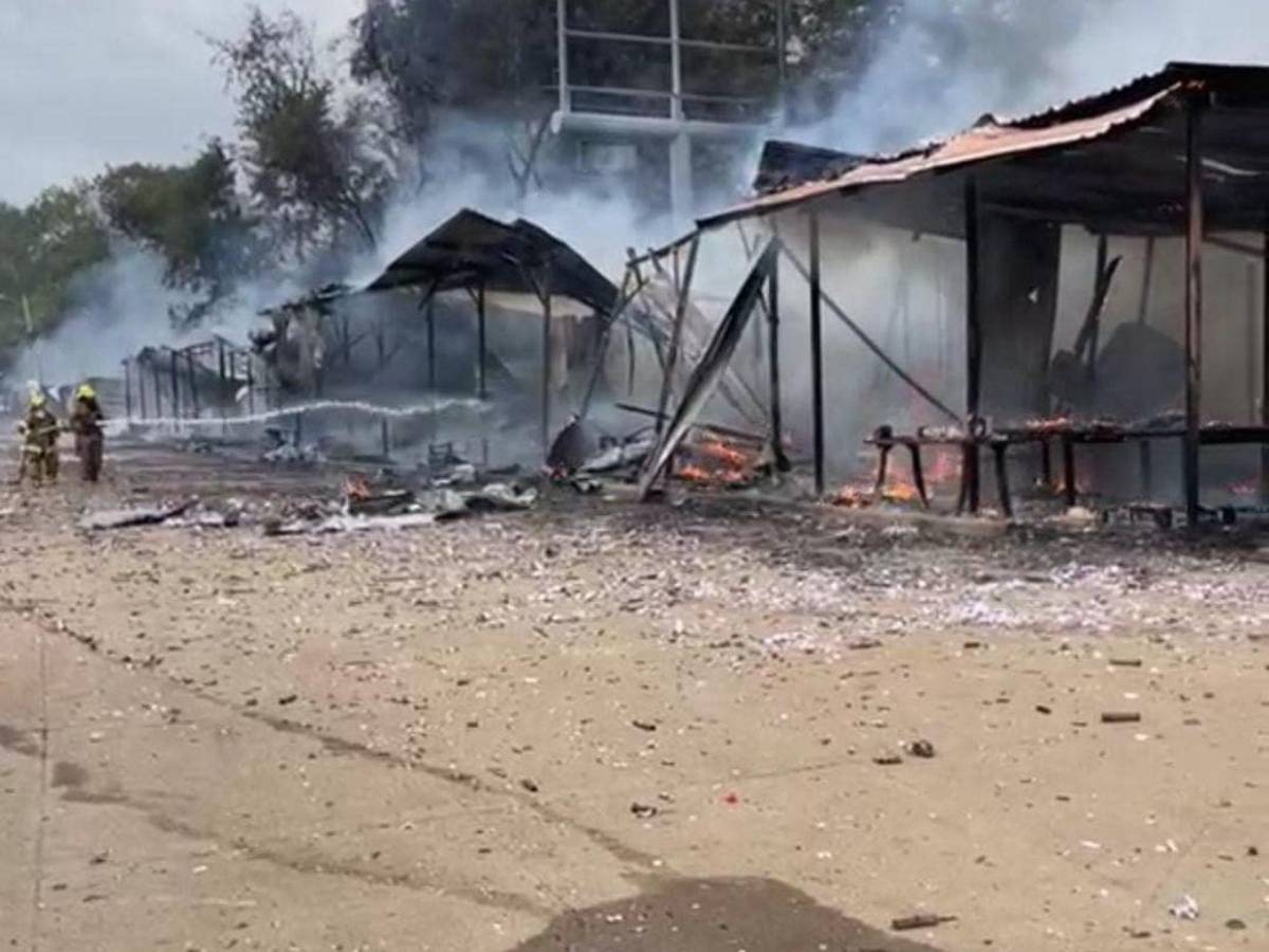 Una persona muerta y pérdidas económicas: imágenes de voraz incendio en Catacamas