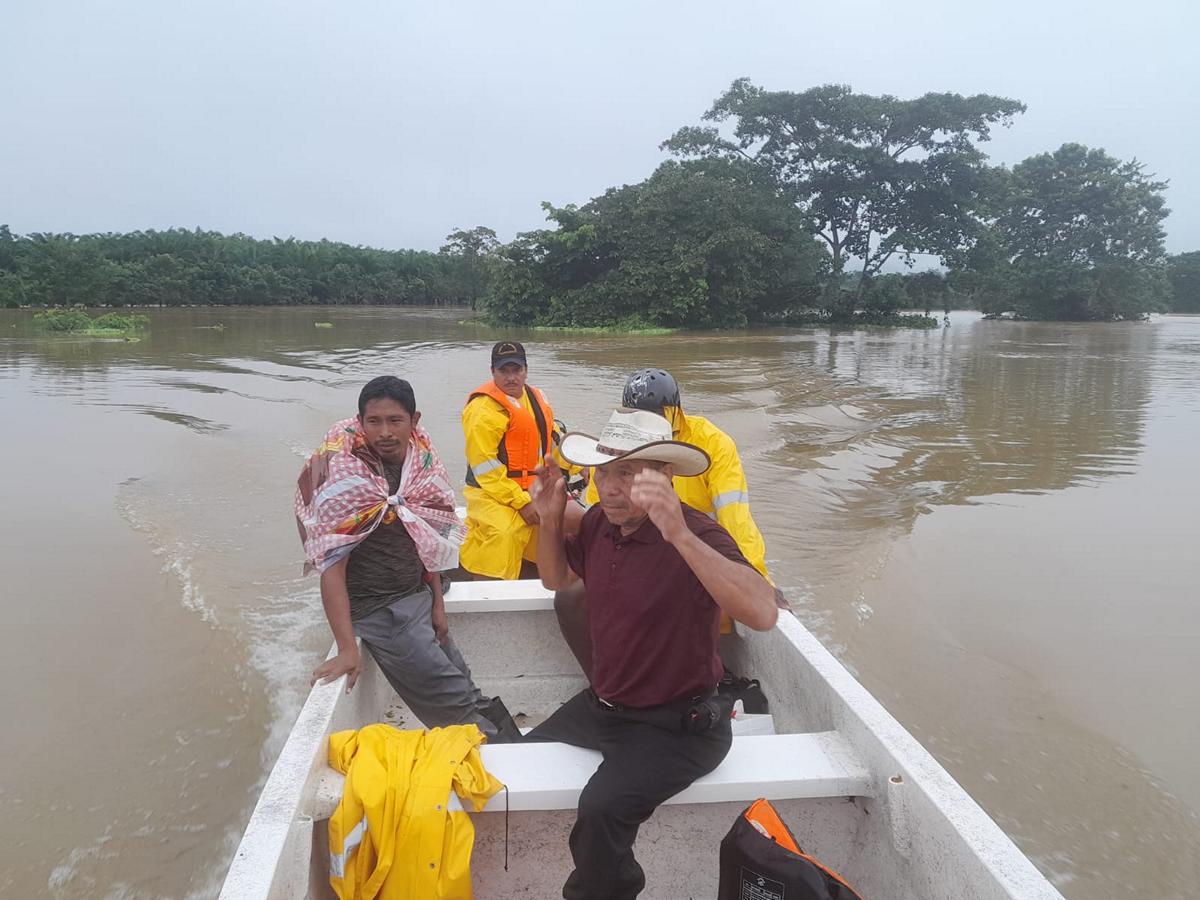 Elevan siete departamentos a alerta amarilla por constantes lluvias