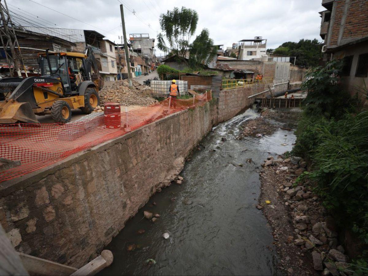 Avanzan las obras de mitigación en el sector Los Jucos del barrio Morazán