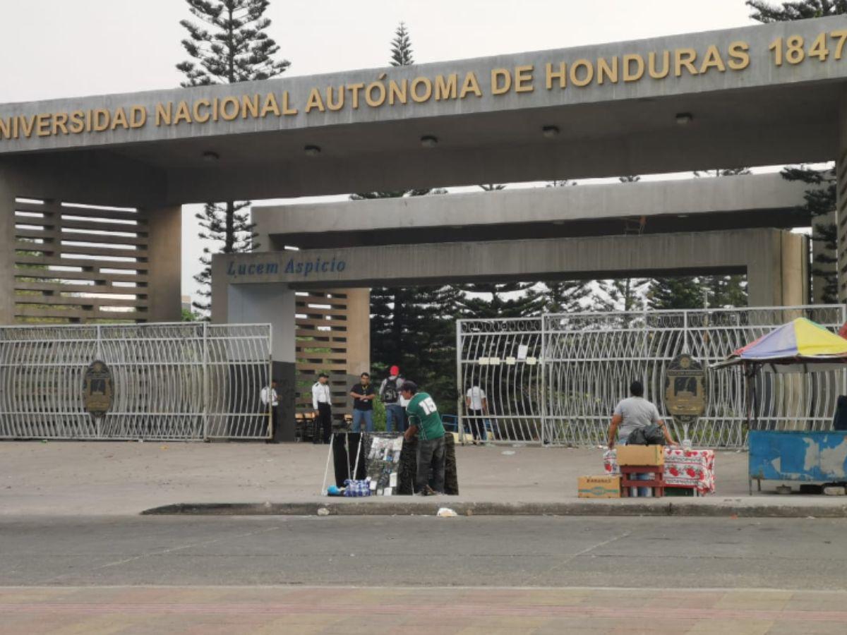 Doce personas se postulan para ser rector de la UNAH