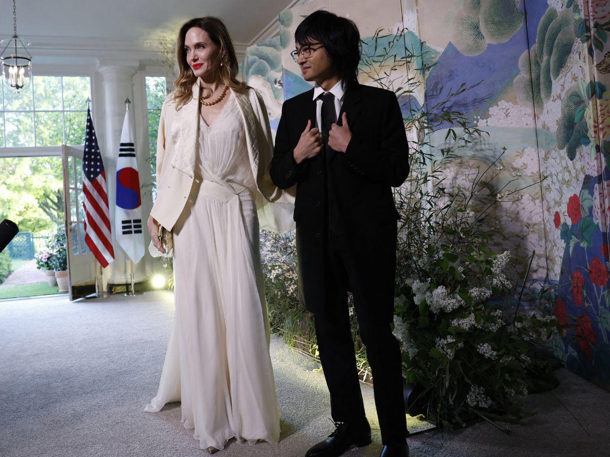 Angelina Jolie lució hermosa y elegante durante la cena de estado en la Casa Blanca.