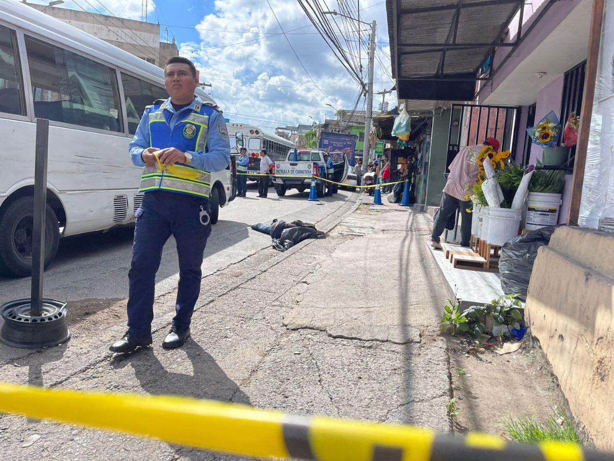 Peatón muere atropellado frente a una tienda de flores en Comayagüela