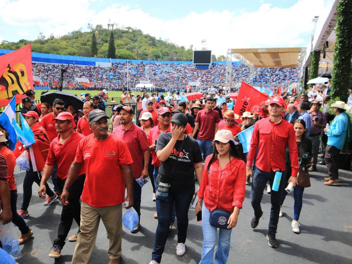 Marcha de militancia de Libre atrasó el ingreso de colegios por dos horas