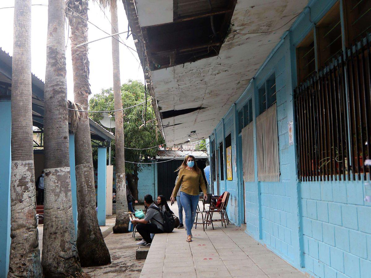 Unas 8,000 escuelas iniciarán las clases presenciales sin energía eléctrica