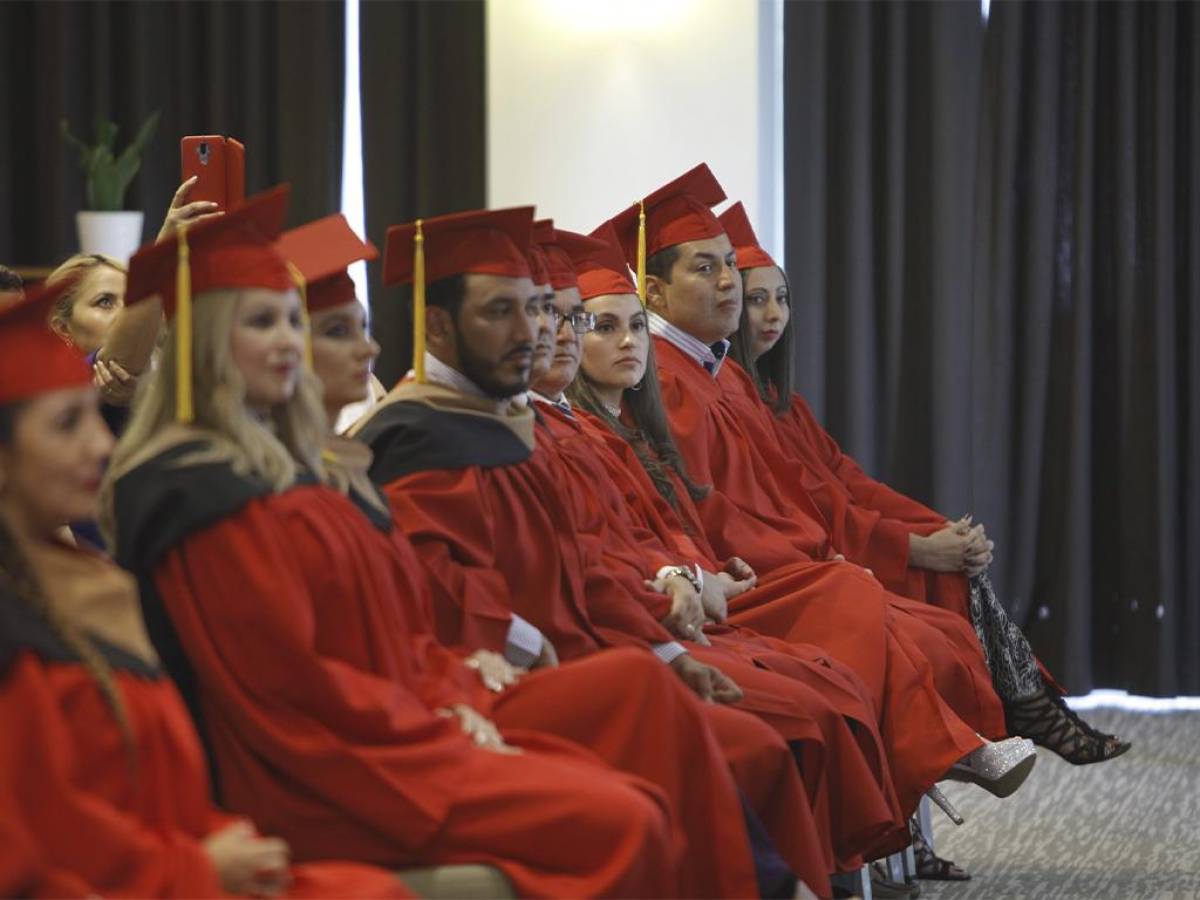 La universidad cuenta con estudiantes en más de 30 países.