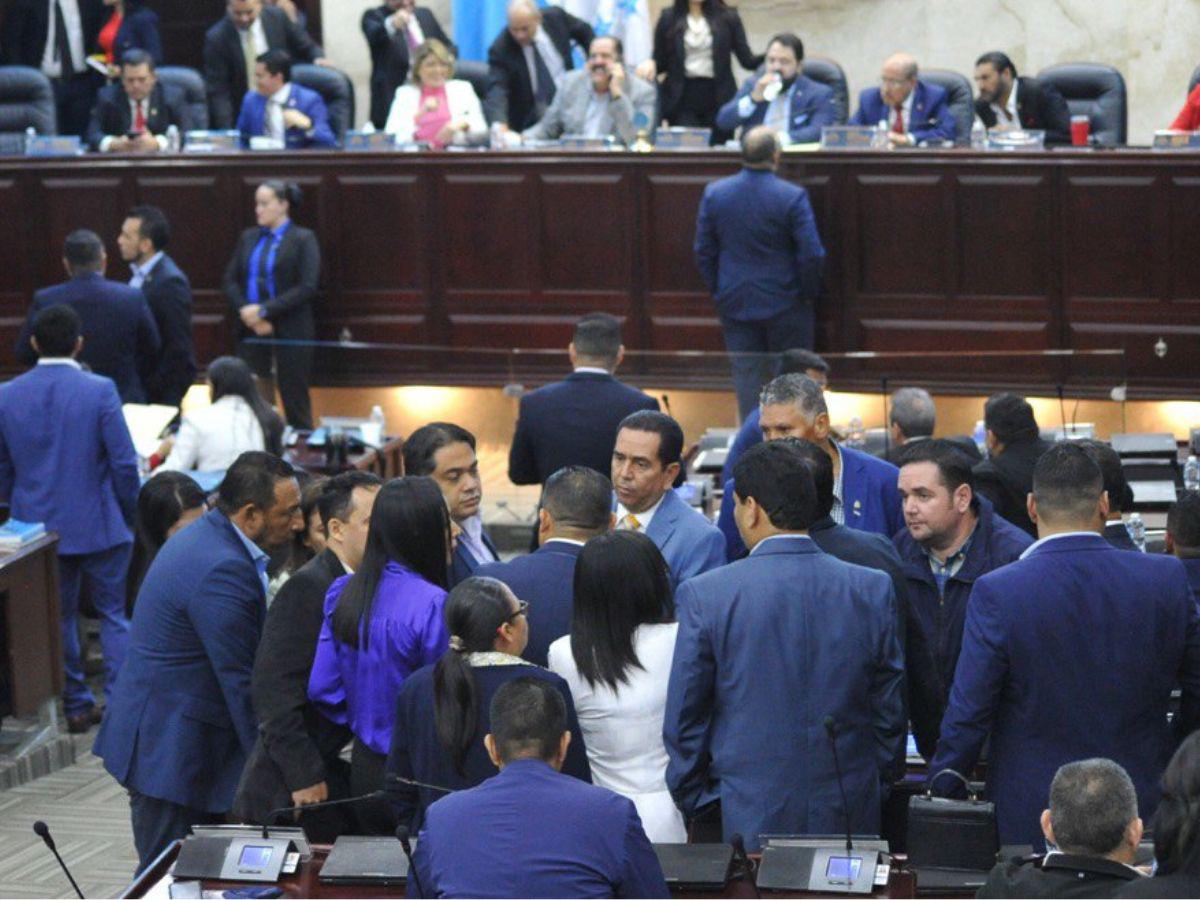 Oposición cuidó sus curules y desconoció a la Comisión Permanente