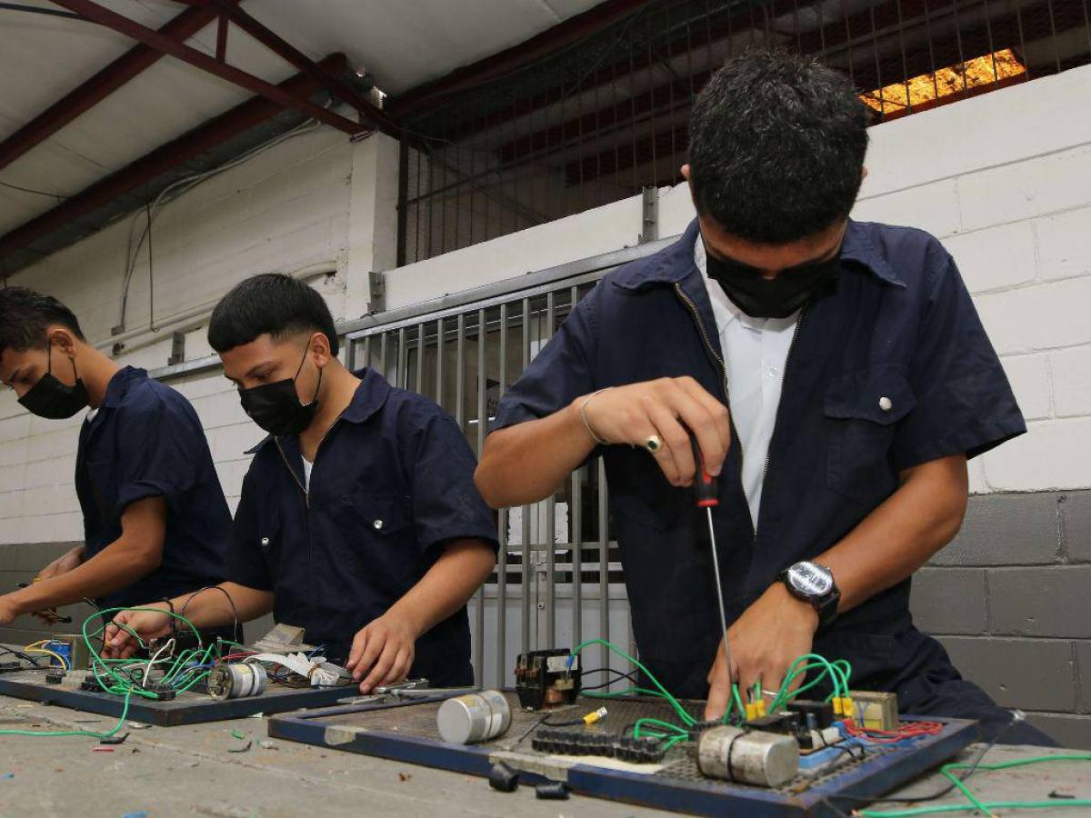 Desatendida se encuentra la educación no formal en Honduras, según expertos