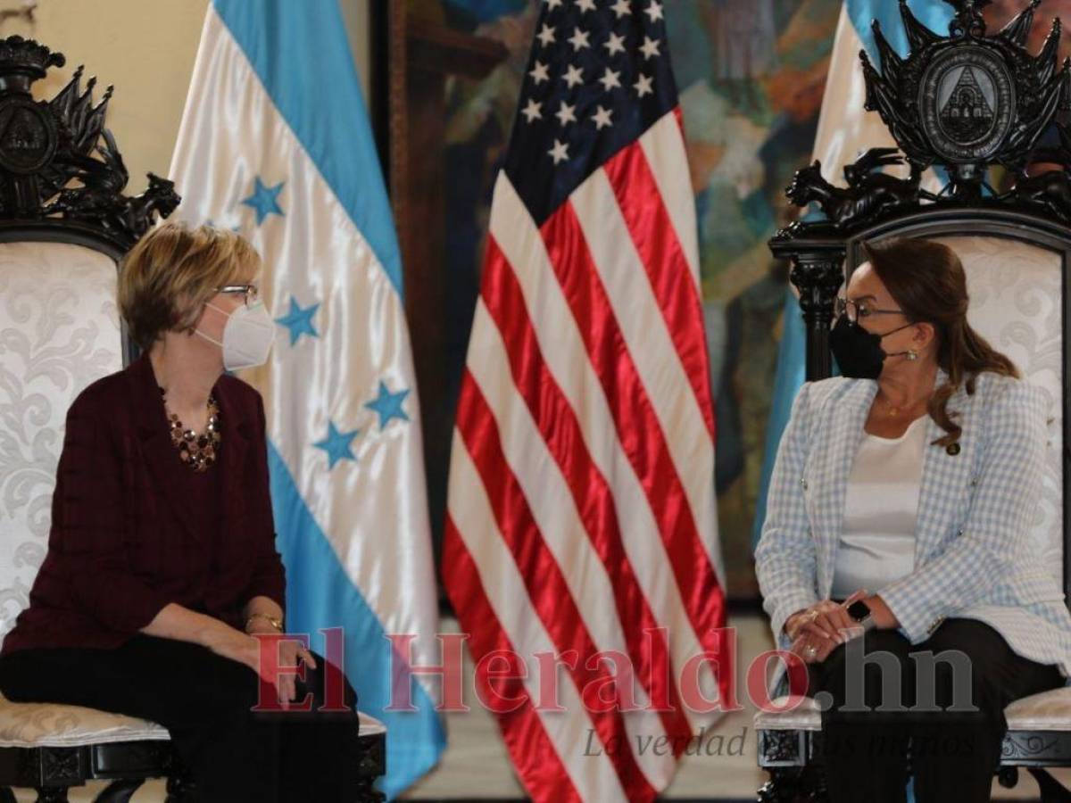 Embajadora de EEUU en Honduras se reúne con Xiomara Castro tras presentar credenciales