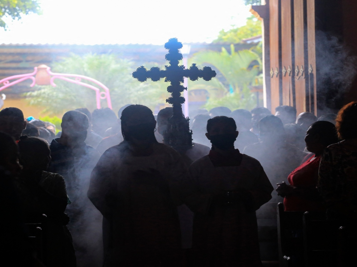 Nicaragüenses en Costa Rica claman contra detención de sacerdotes