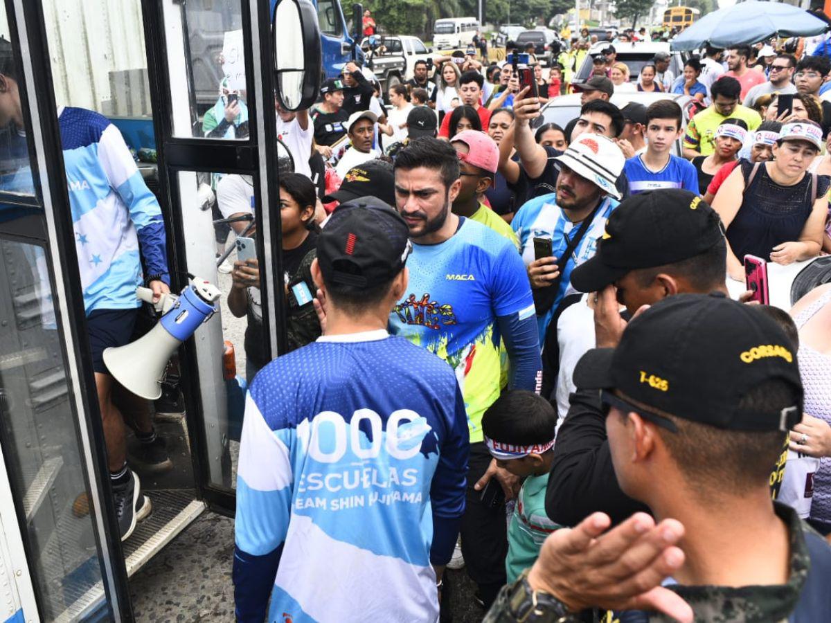 Un mar de sampedranos recibe a Shin Fujiyama, a un paso para la meta final