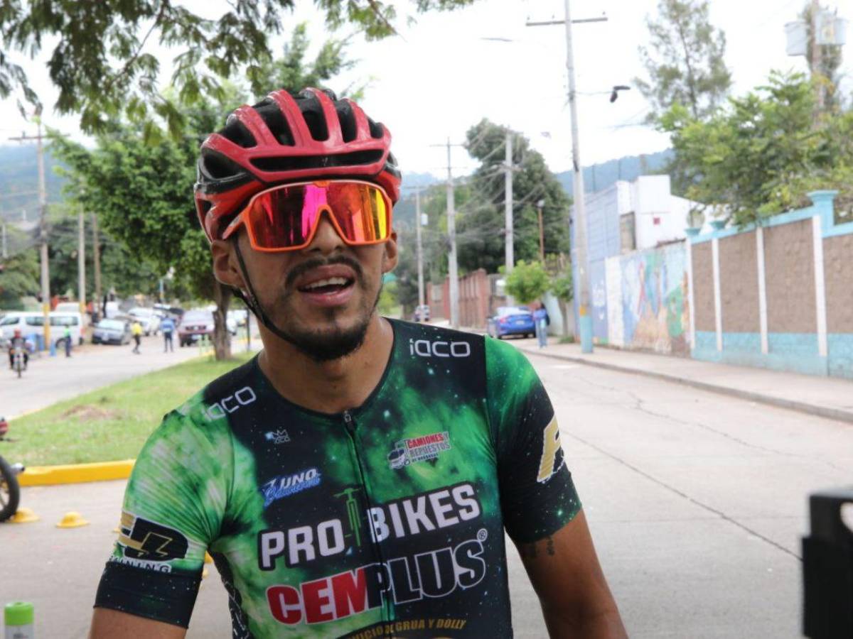 Así fue la llegada de César Castillo, ganador de la categoría Élite en la Vuelta Ciclística 2024