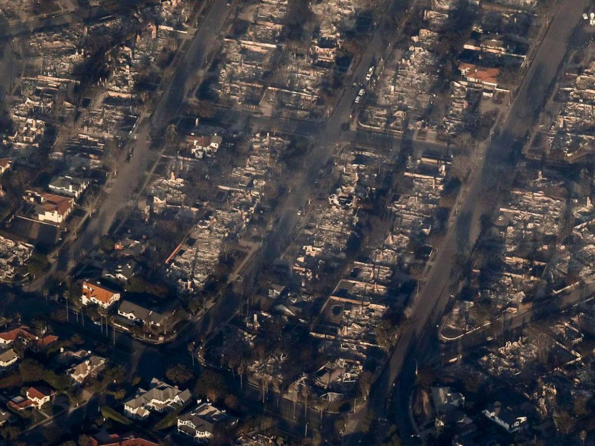 Impactantes fotos aéreas de los incendios de Los Ángeles