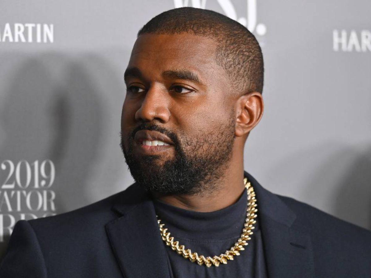 Kanye West es demandado por discriminación racial