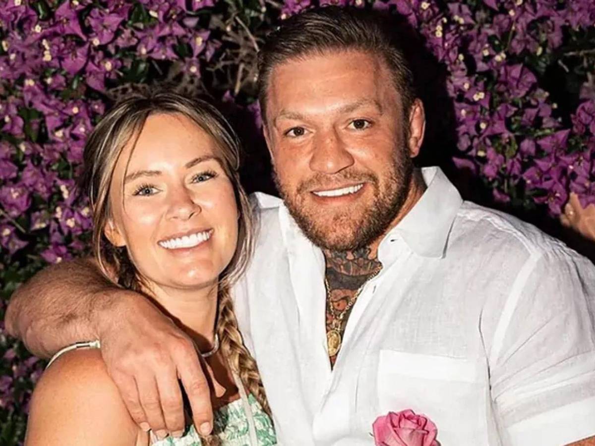 Dee Devlin, esposa de Conor McGregor, cuestiona a mujer que lo denunció