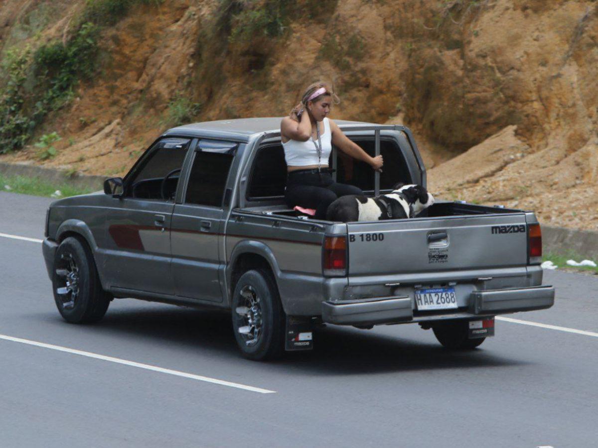 ¡Adiós vacaciones! Vuelven a Tegucigalpa personas que viajaron en Semana Morazánica