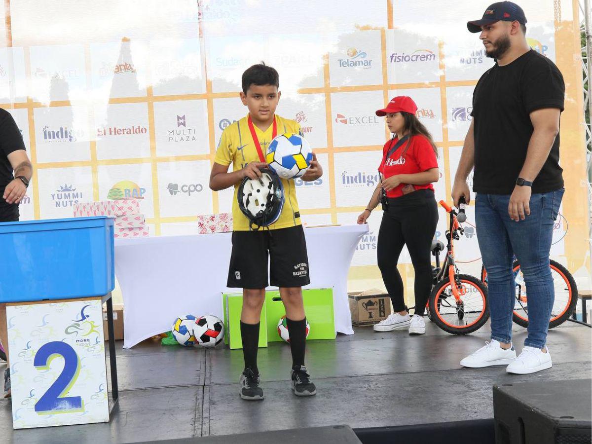 Momento de gloria: Así fue la entrega de premios a los ganadores de la Vuelta Ciclística Infantil 2024