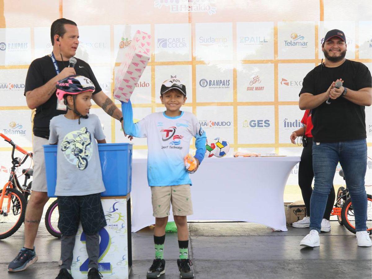 Momento de gloria: Así fue la entrega de premios a los ganadores de la Vuelta Ciclística Infantil 2024