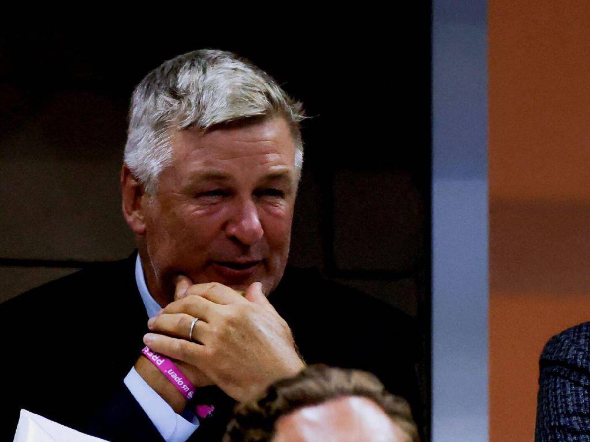 Alec Baldwin demandó a encargados de armas en la filmación de la película “Rust”