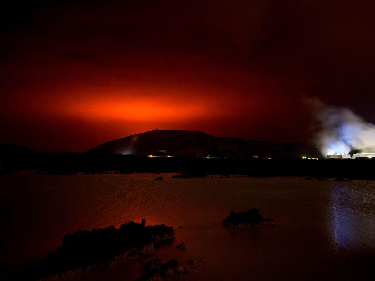 Evacuada ciudad de Islandia por miedo a erupción volcánica