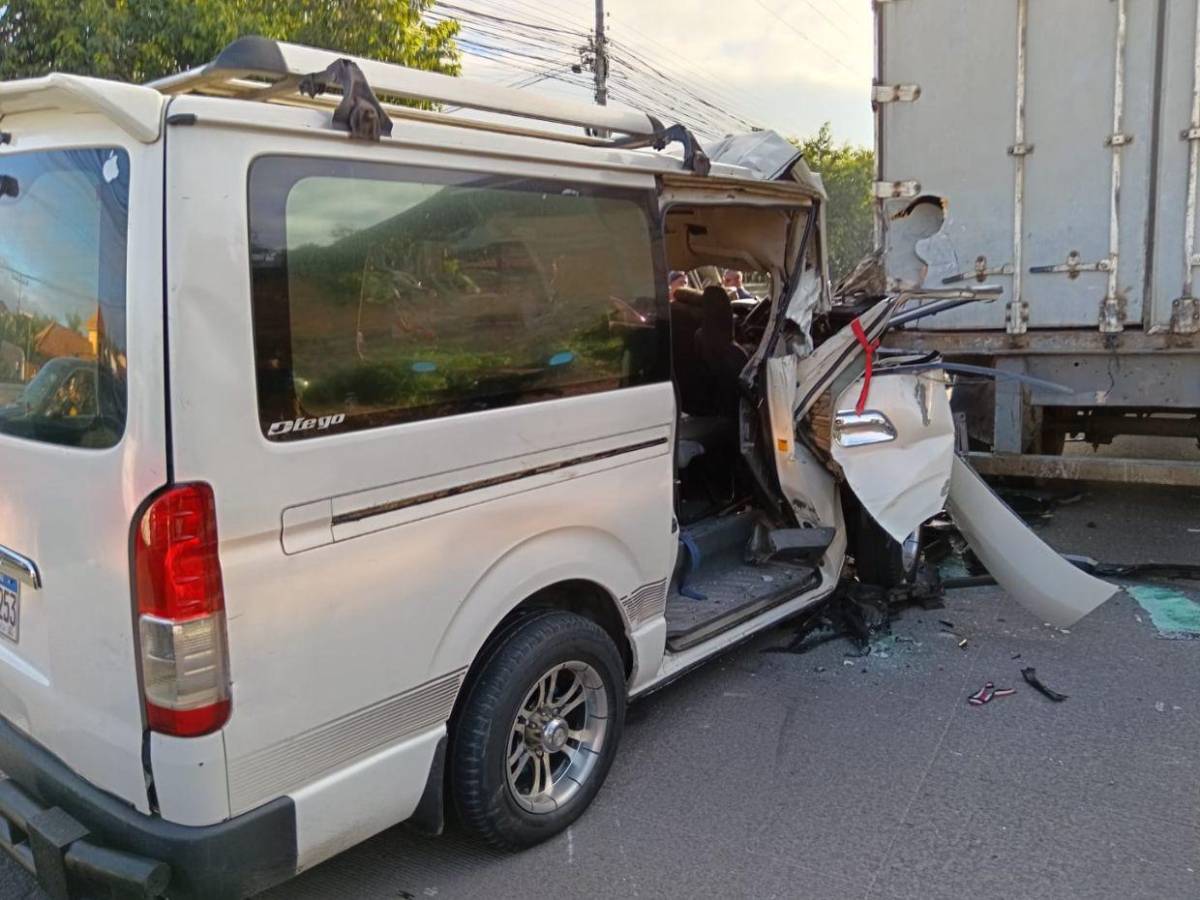 Imágenes: pasajeros lesionados y pérdidas materiales deja accidente en la capital