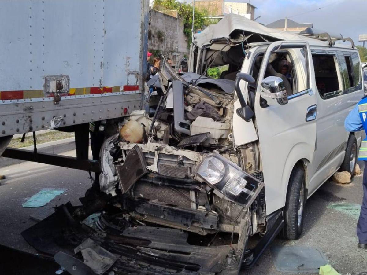 Imágenes: pasajeros lesionados y pérdidas materiales deja accidente en la capital