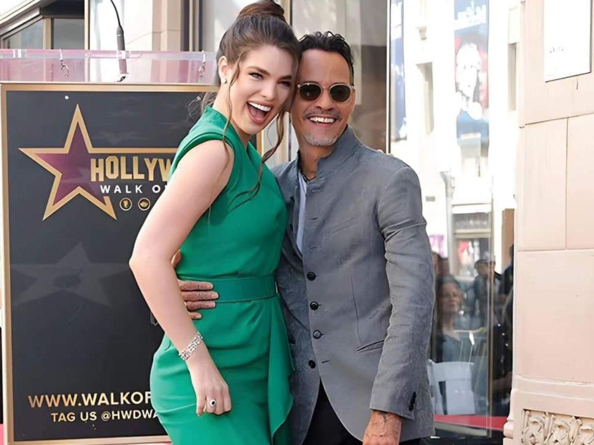 Marc Anthony junto a su esposa Nadia Ferreira.