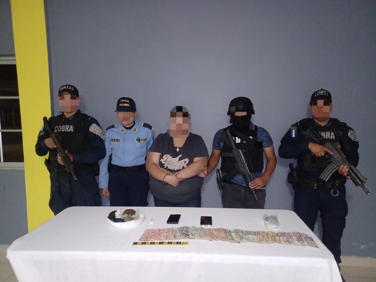 Cae “La reina del sur” con drogas, dinero y teléfonos en Santa Rosa de Copán