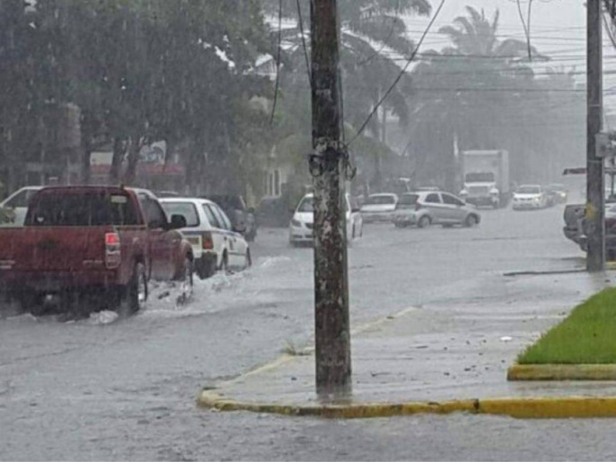 Honduras: Declaran alerta verde para cinco departamentos por ingreso de vaguada al país