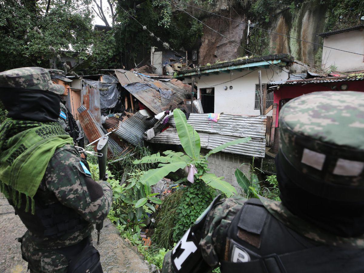 Lluvias por tropical Sara provocan deslizamientos colonia La Peña de la capital