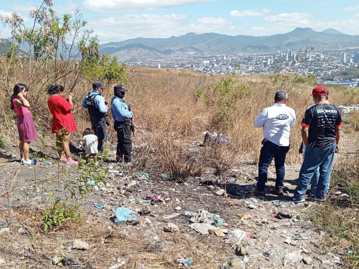 Entre zacatera hallan cadáver de un adulto mayor en colonia Cerro Grande