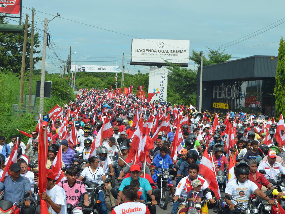 Quintín Soriano celebró su cumpleaños marchando con la población de Choluteca