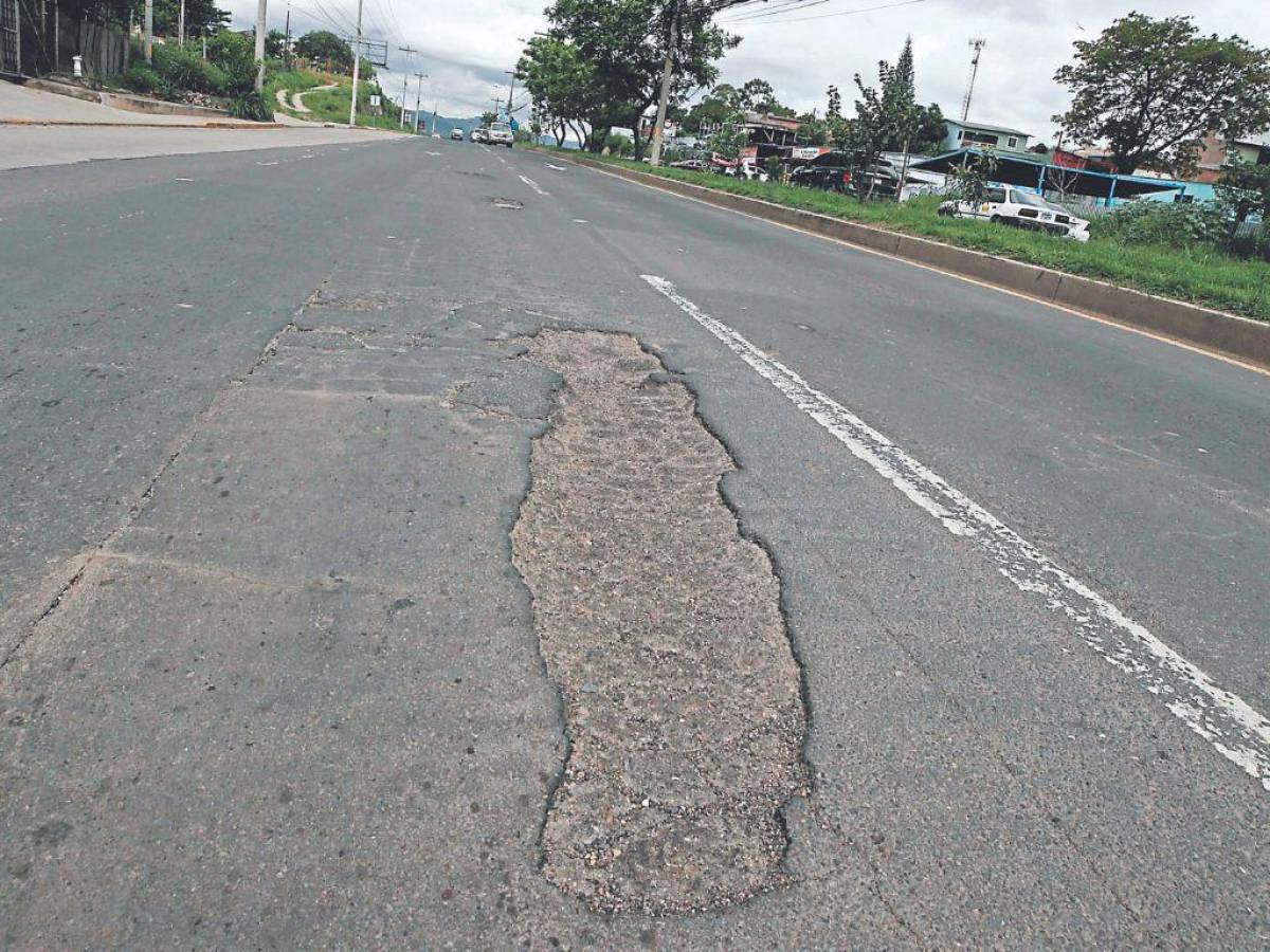 El anillo periférico fue el primero en ser reparado y ahora es el primero en tener, una vez más, baches.