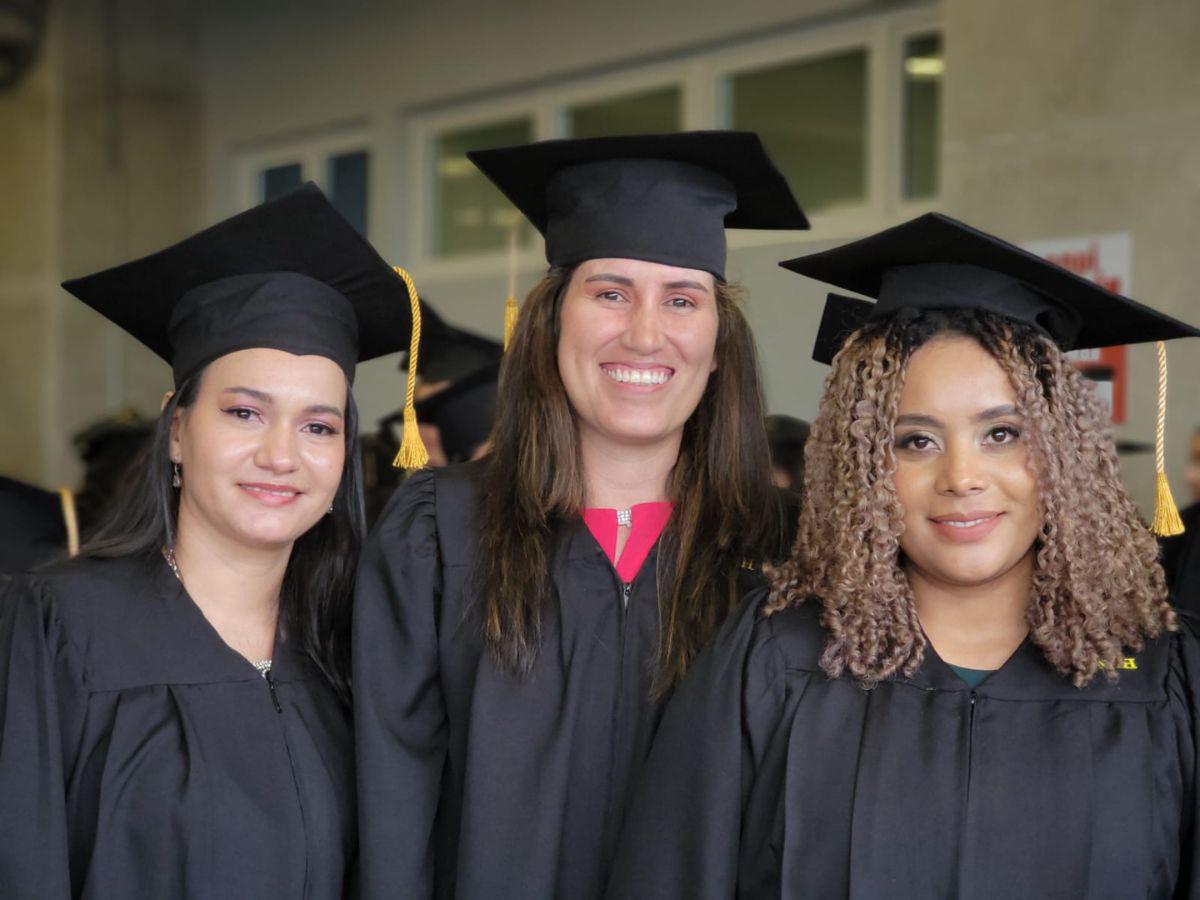 Graduaciones UNAH 2024: Estudiante no vidente y religiosa reciben sus títulos